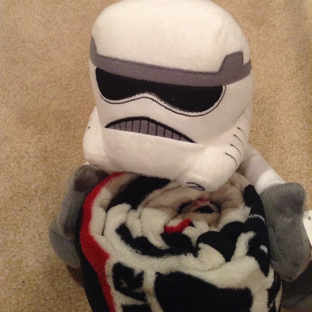 NWT! STAR WARS Imperial Stormtrooper! Plush &Throw - Picture 6 of 8
